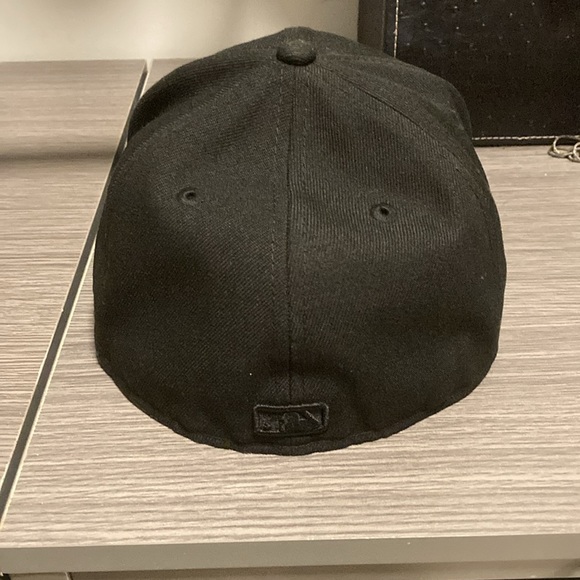 NY Yankees fitted hat - Picture 2 of 4